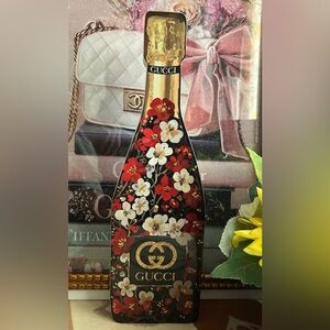 ✨ New ✨ Gucci Floral Wine Bottle Wood Decor ✨